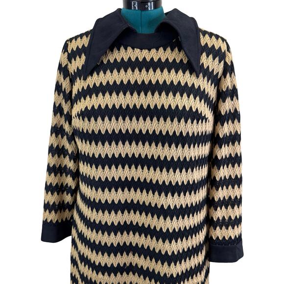 1970s Grace Taylor Knit Dress – Black & Gold Chevron, Peter Pan Collar, M/L - Picture 1 of 16
